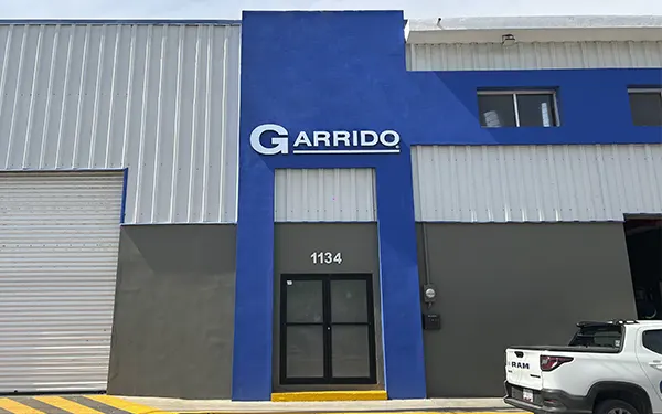 Garrido Cuatro Décadas de Calidad Fachada